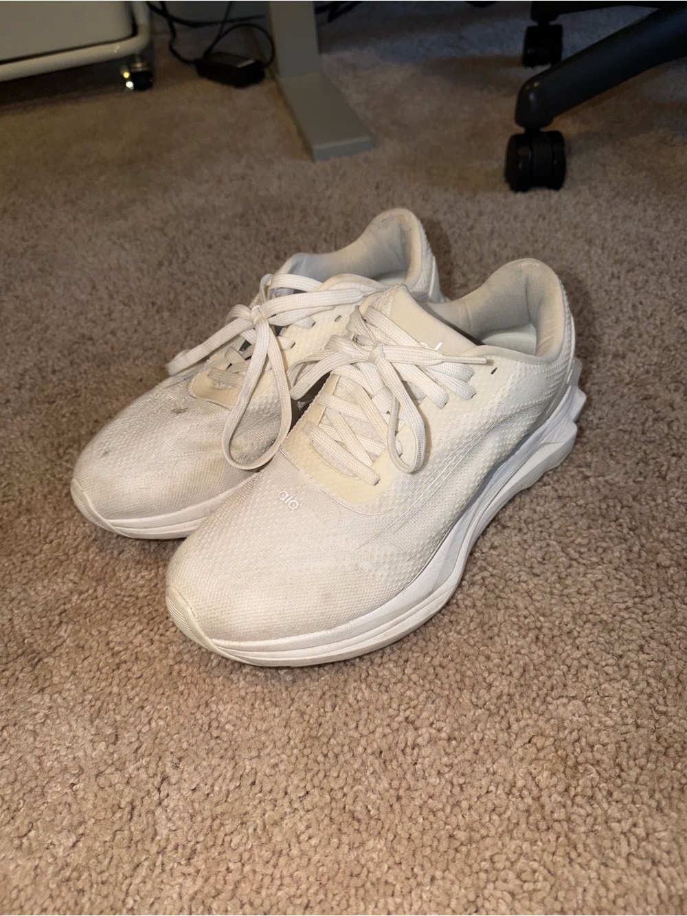 Alo White Runners
